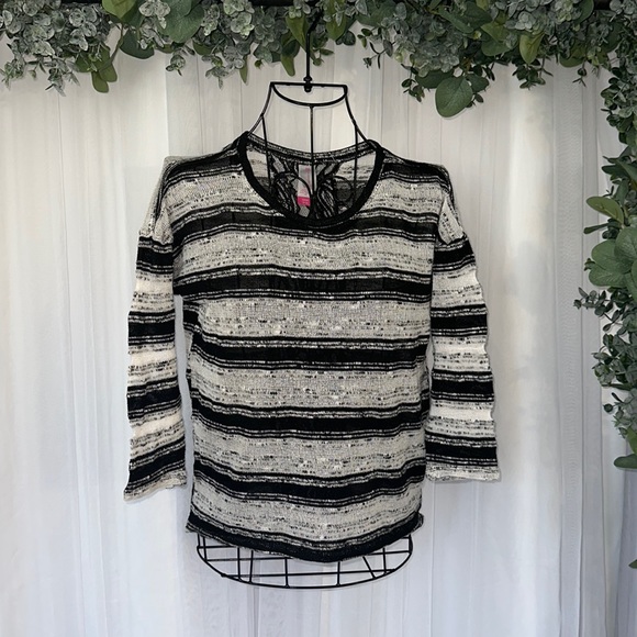 NOBO Girls Small Size 3-5 Loose Woven Top w Lace Back - Picture 1 of 3